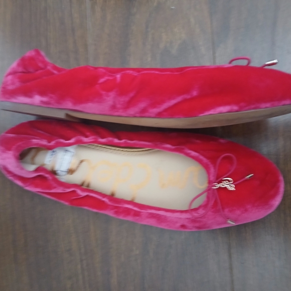 Elegant Red Women's Shoes - Picture 3 of 3